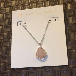 Kendra Scott necklace